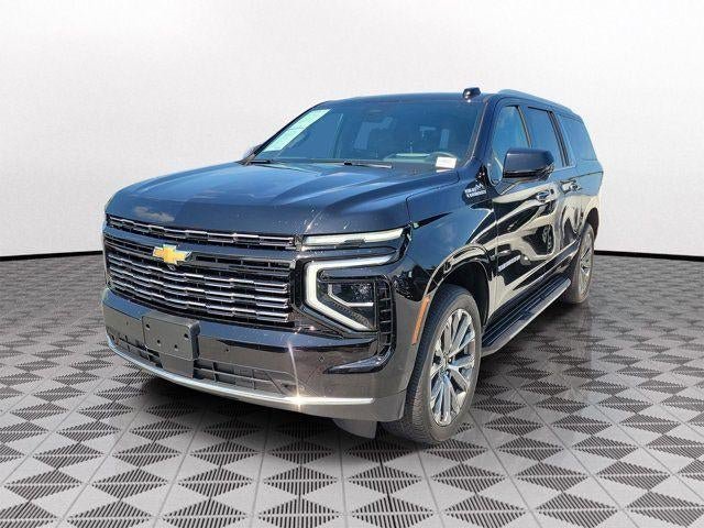 Used 2025 Chevrolet Suburban High Country AWD/4WD image 3