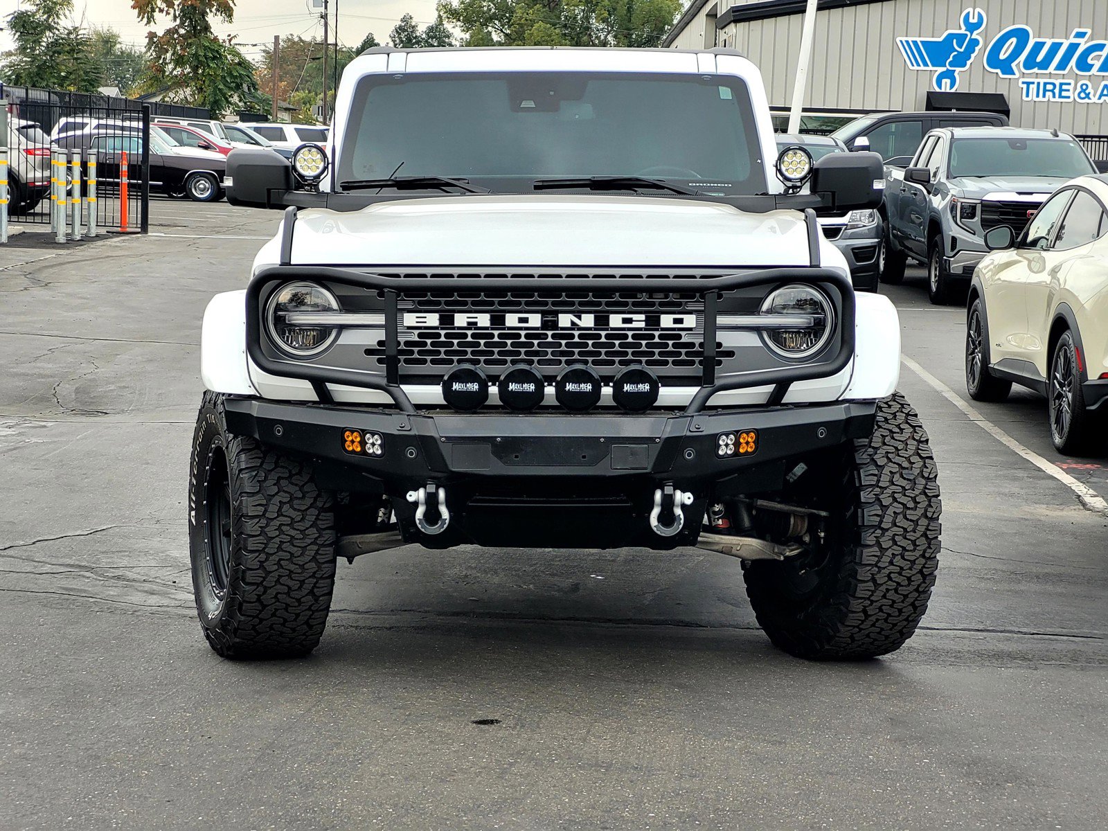 Used 2023 Ford Bronco Wildtrak image 2