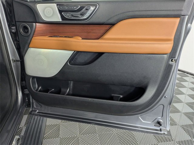 Used 2021 Lincoln Navigator Reserve w/ Luxury Package image 37