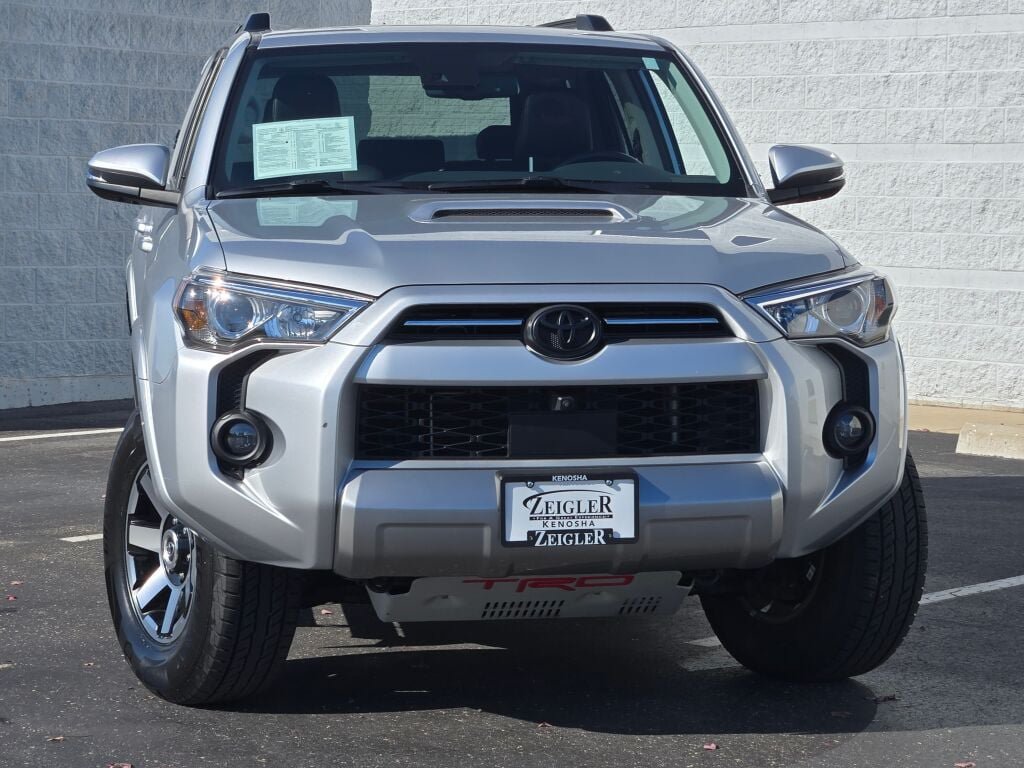 Used 2023 Toyota 4Runner TRD Off-Road Premium w/ Off Road Premium Plus Package AWD/4WD image 2
