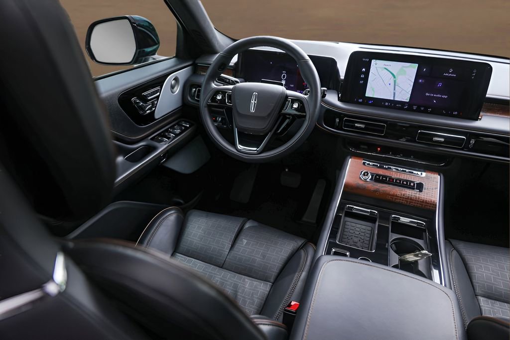 Used 2025 Lincoln Aviator Black Label image 29