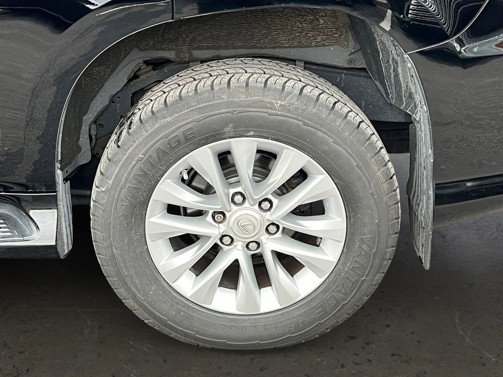 Used 2017 Lexus GX 460 image 26