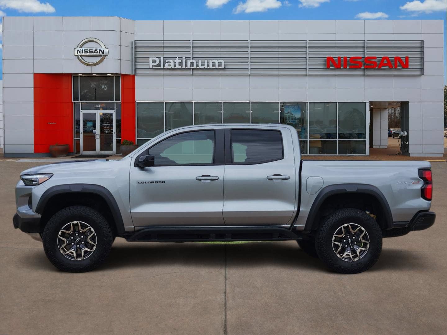 Used 2025 Chevrolet Colorado ZR2 w/ Technology Package AWD/4WD video 3