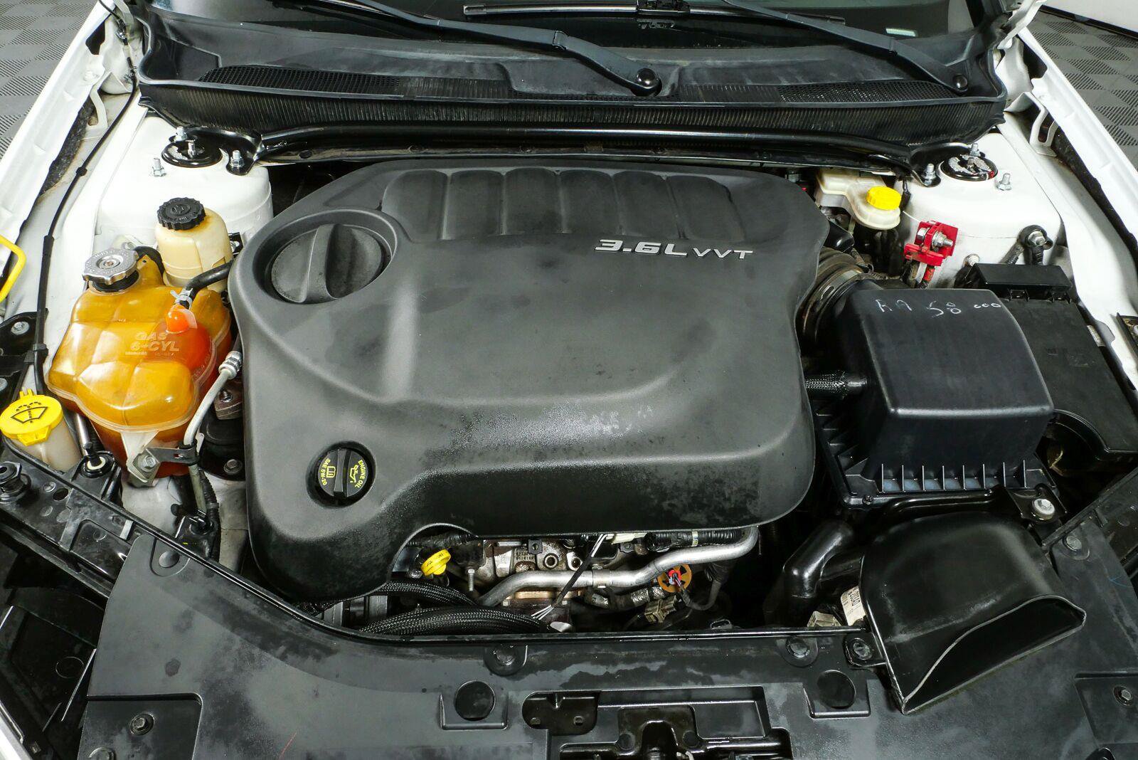 Used 2013 Chrysler 200 Limited FWD image 33