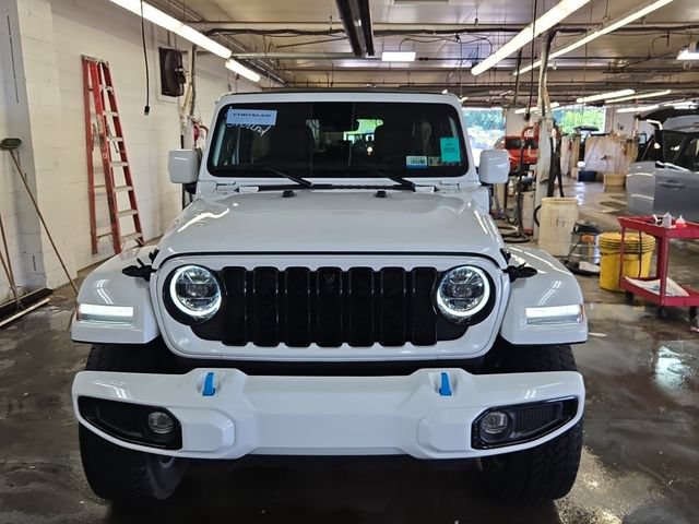 Used 2024 Jeep Wrangler High Altitude AWD/4WD image 2