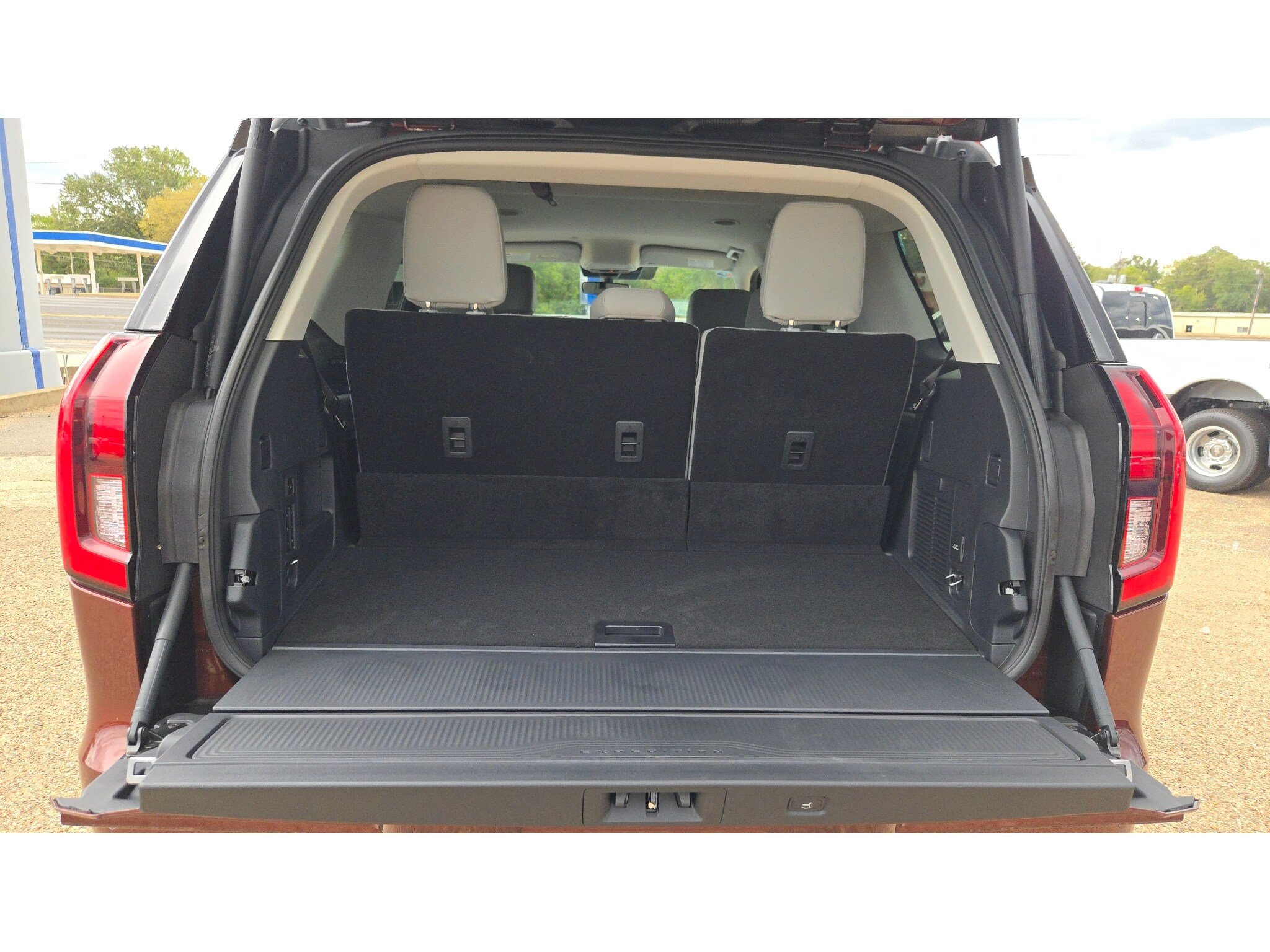 New 2027 Ford Expedition Active RWD image 10