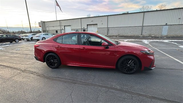 Used 2025 Toyota Camry SE image 28