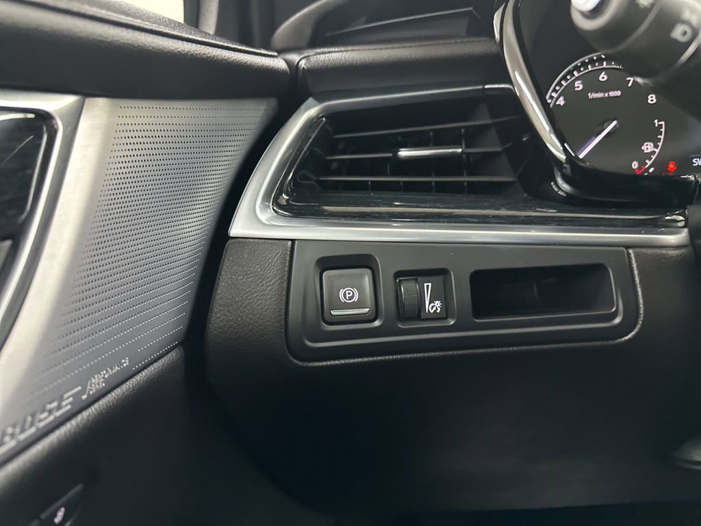 Certified 2025 Cadillac XT5 Premium Luxury image 37