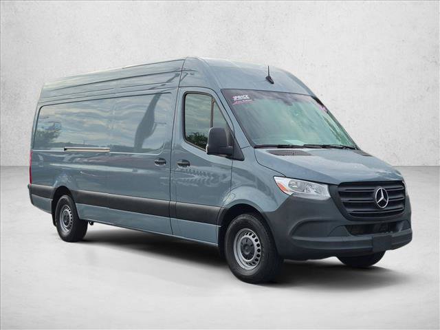 Used 2024 Mercedes-Benz Sprinter 2500 image 4