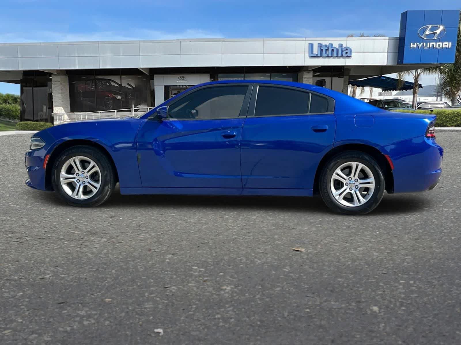 Used 2020 Dodge Charger SXT w/ Leather Interior Group RWD image 6