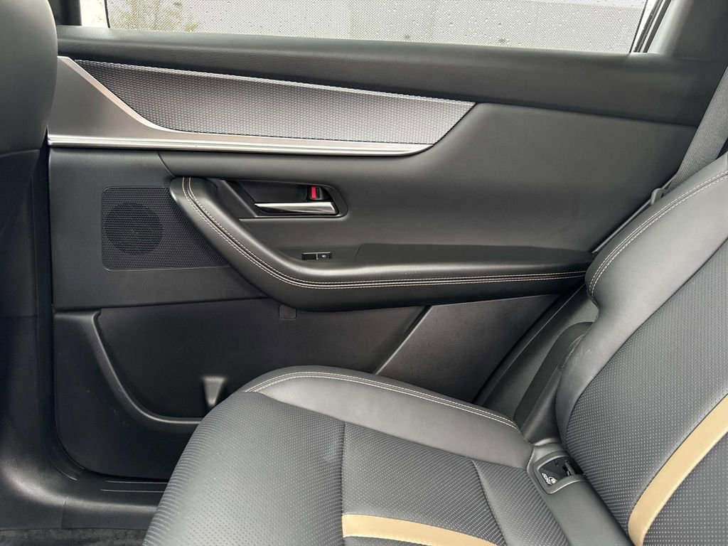 Used 2025 MAZDA CX-70 Plug-In Hybrid w/ Premium Plus AWD/4WD image 23