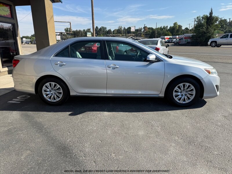Used 2013 Toyota Camry LE FWD image 8