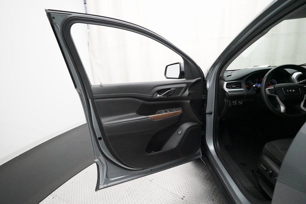 Certified 2023 GMC Acadia SLE w/ Driver Convenience Package image 28