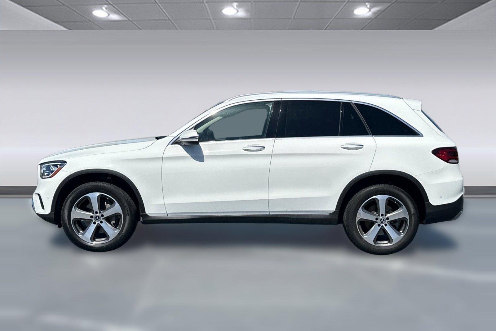 Used 2022 Mercedes-Benz GLC 300 4MATIC image 2