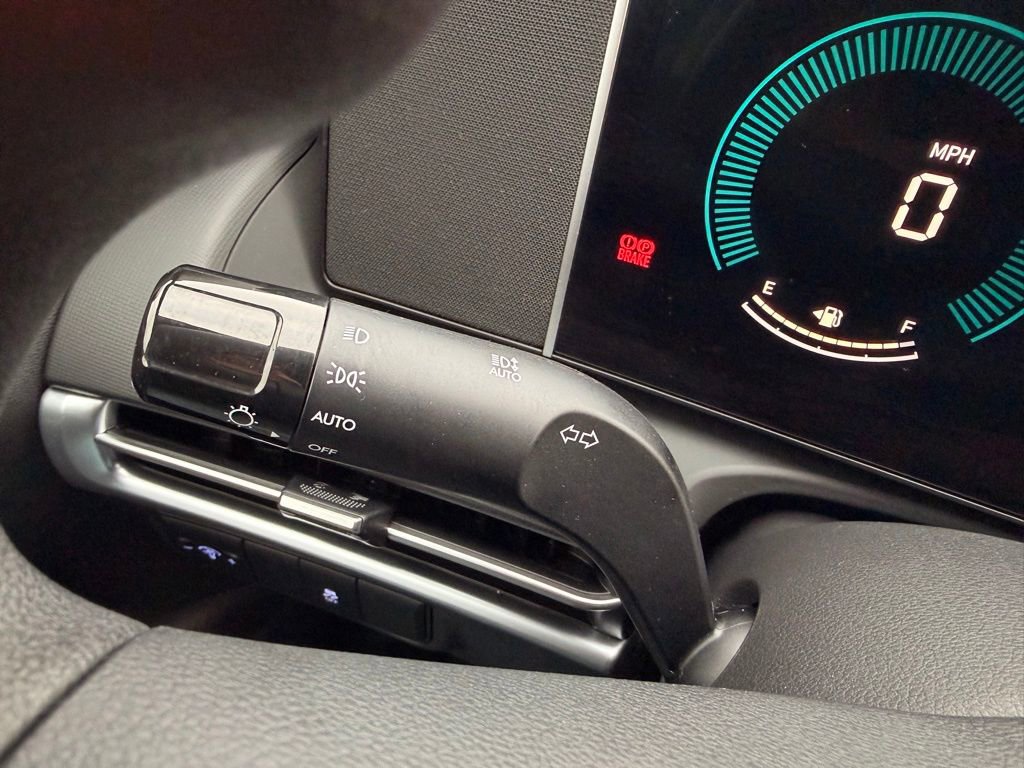 Used 2025 Hyundai Tucson SE image 15