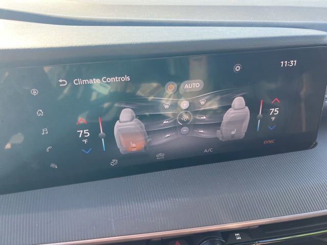 Used 2025 Nissan Murano SV image 13