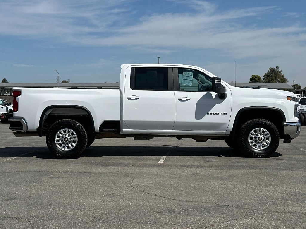 Used 2024 Chevrolet Silverado 2500 LT w/ Convenience Package AWD/4WD image 2