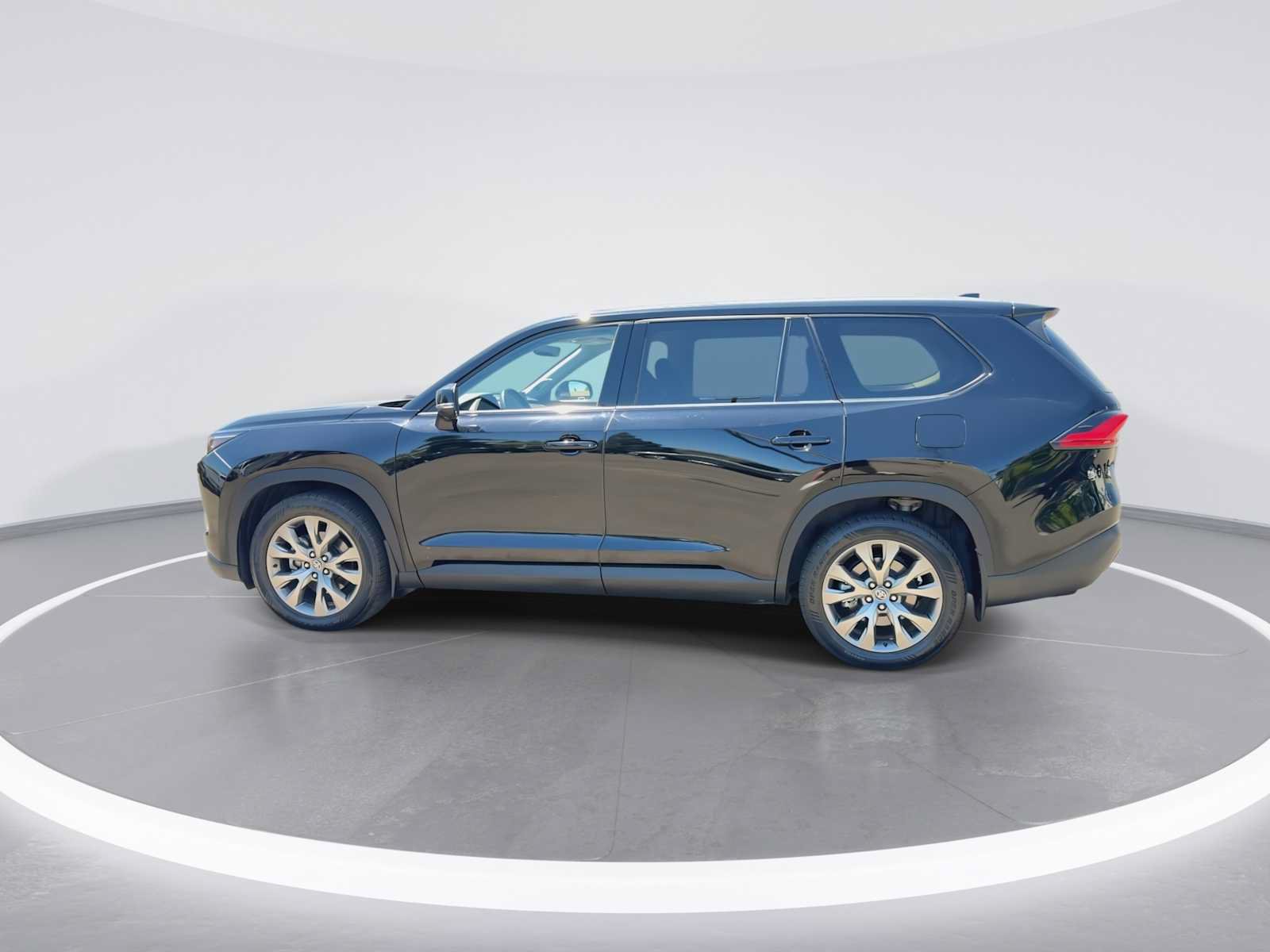 Certified 2024 Toyota Grand Highlander AWD image 5