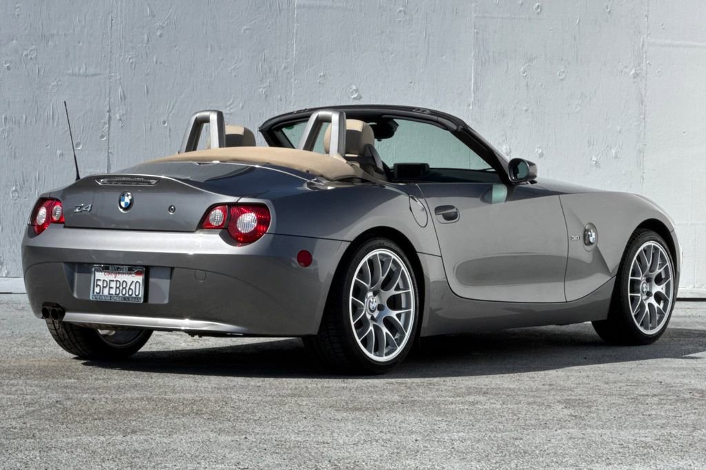 Used 2005 BMW Z4 3.0i RWD image 3