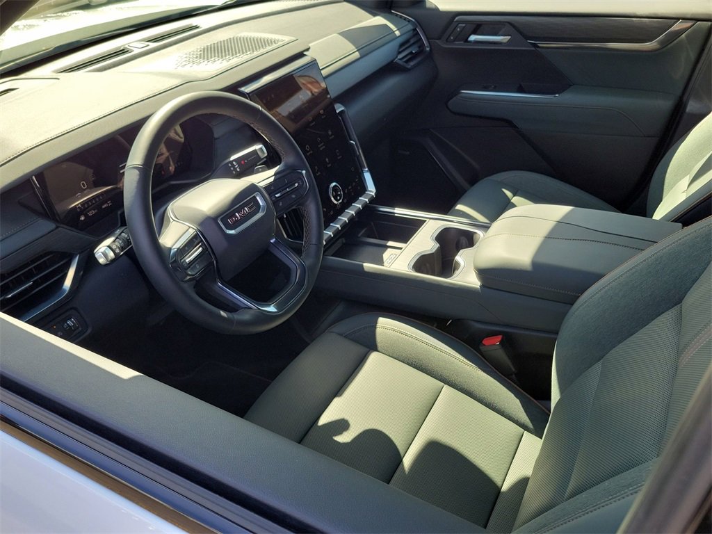 Used 2025 GMC Acadia AT4 image 10