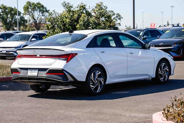 New 2025 Hyundai Elantra SEL image 5
