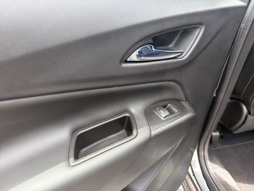 Used 2021 Chevrolet Equinox LT FWD image 26