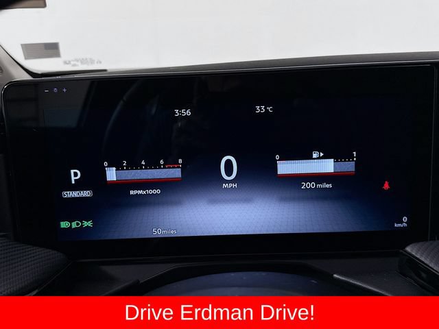 Used 2025 Nissan Kicks SR AWD/4WD image 16