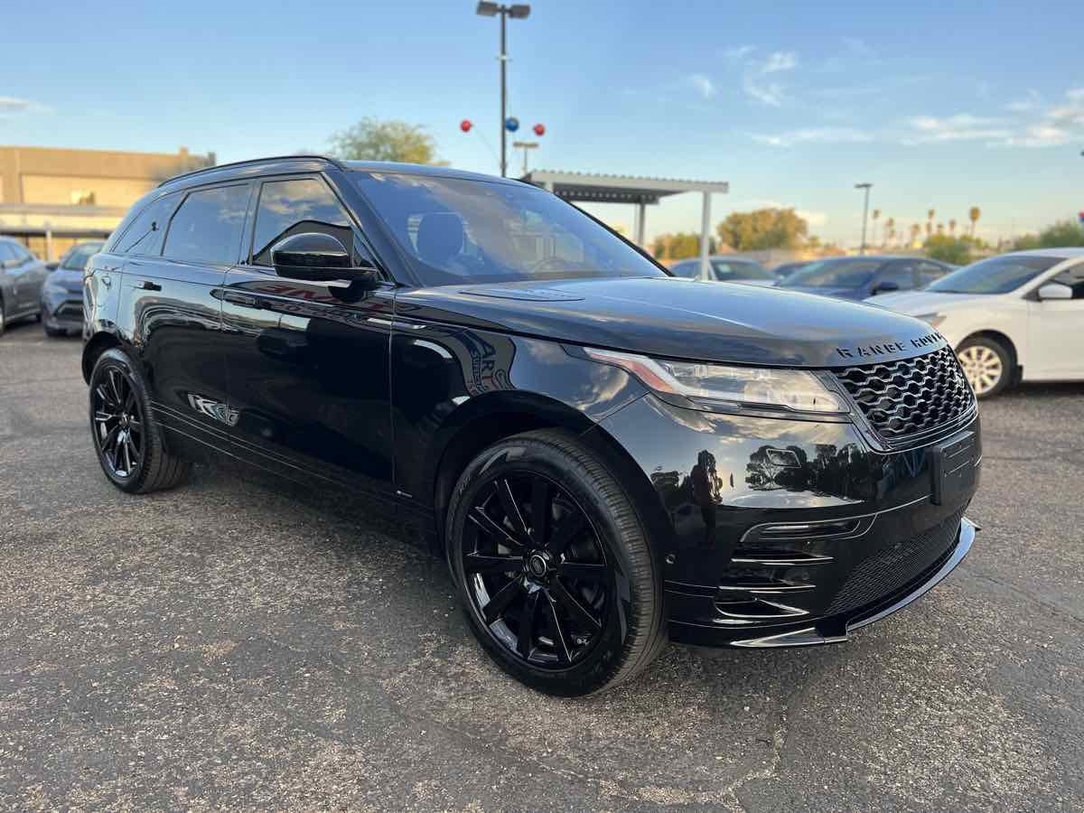 Used 2019 Land Rover Range Rover Velar R-Dynamic SE image 3