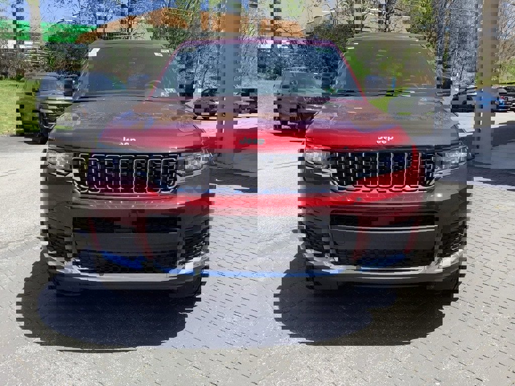 New 2025 Jeep Grand Cherokee L Laredo w/ Luxury Tech Group I image 9