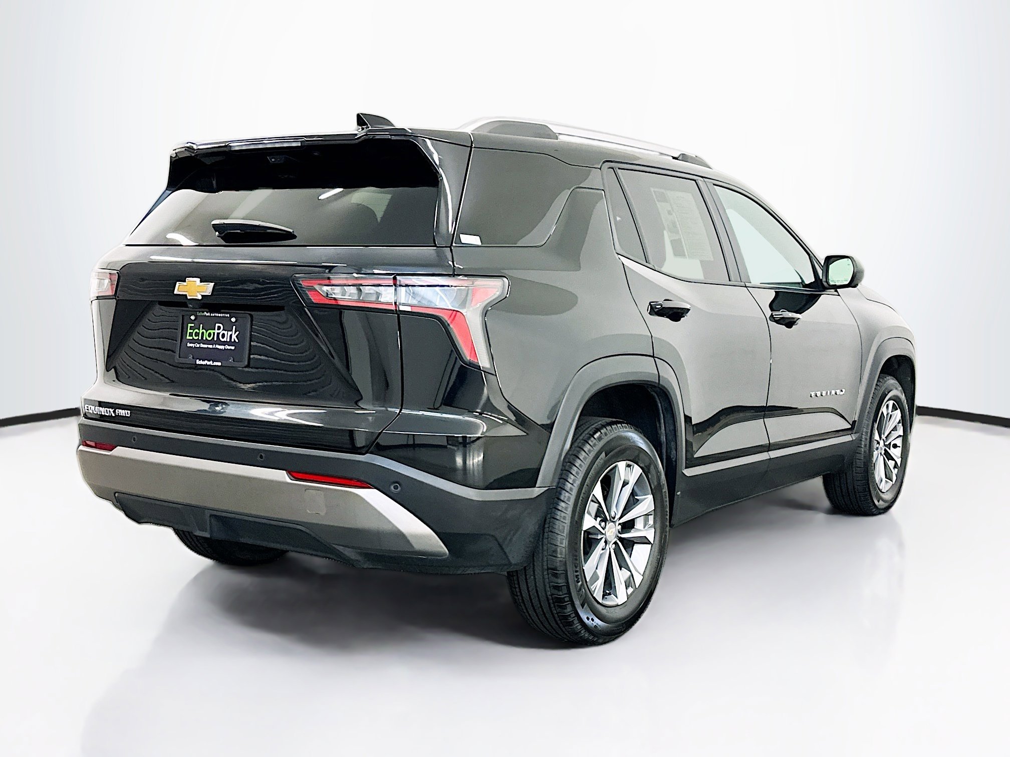 Used 2025 Chevrolet Equinox LT w/ Convenience Package II AWD/4WD image 9