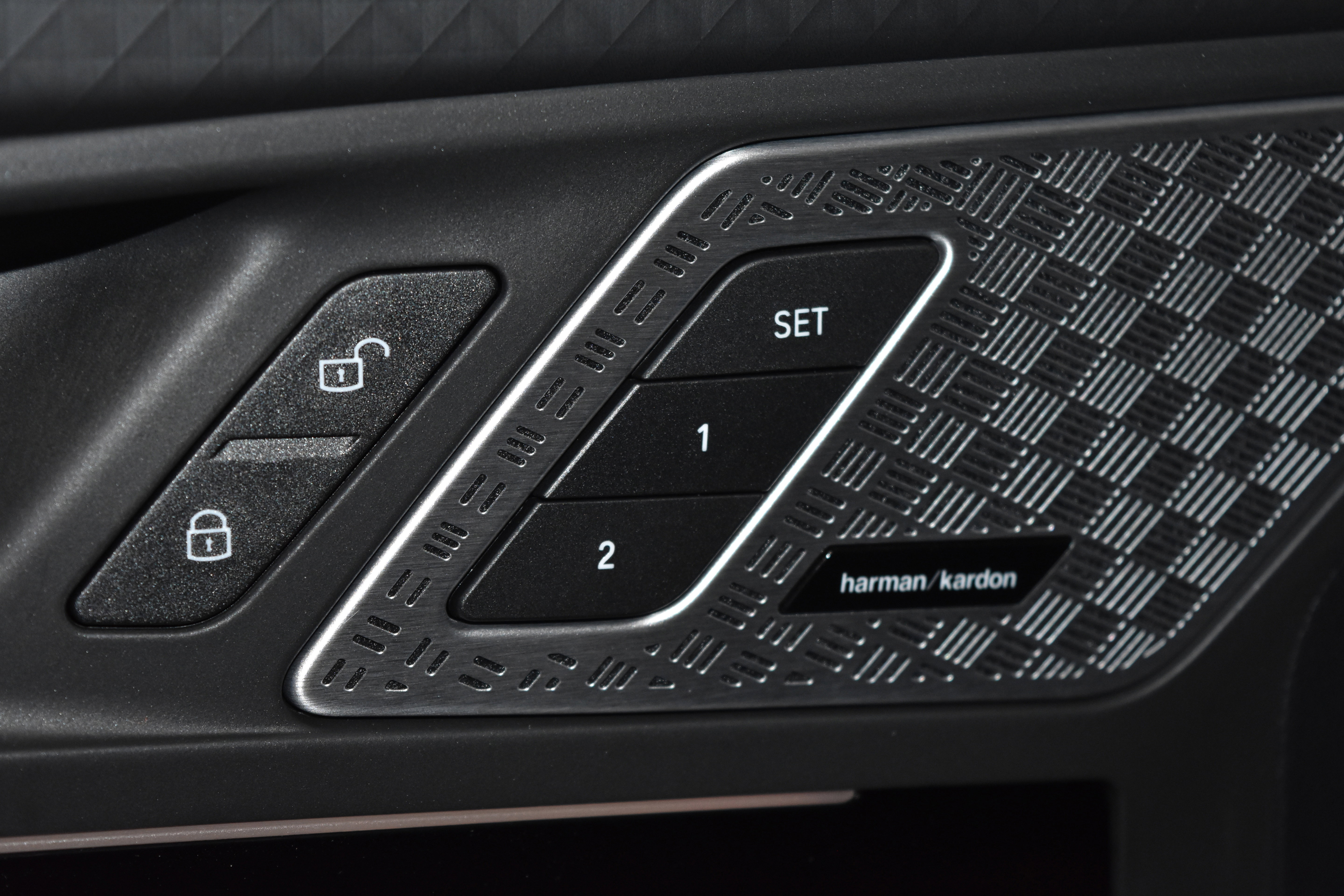 New 2025 BMW X2 xDrive28i w/ Technology Package image 4