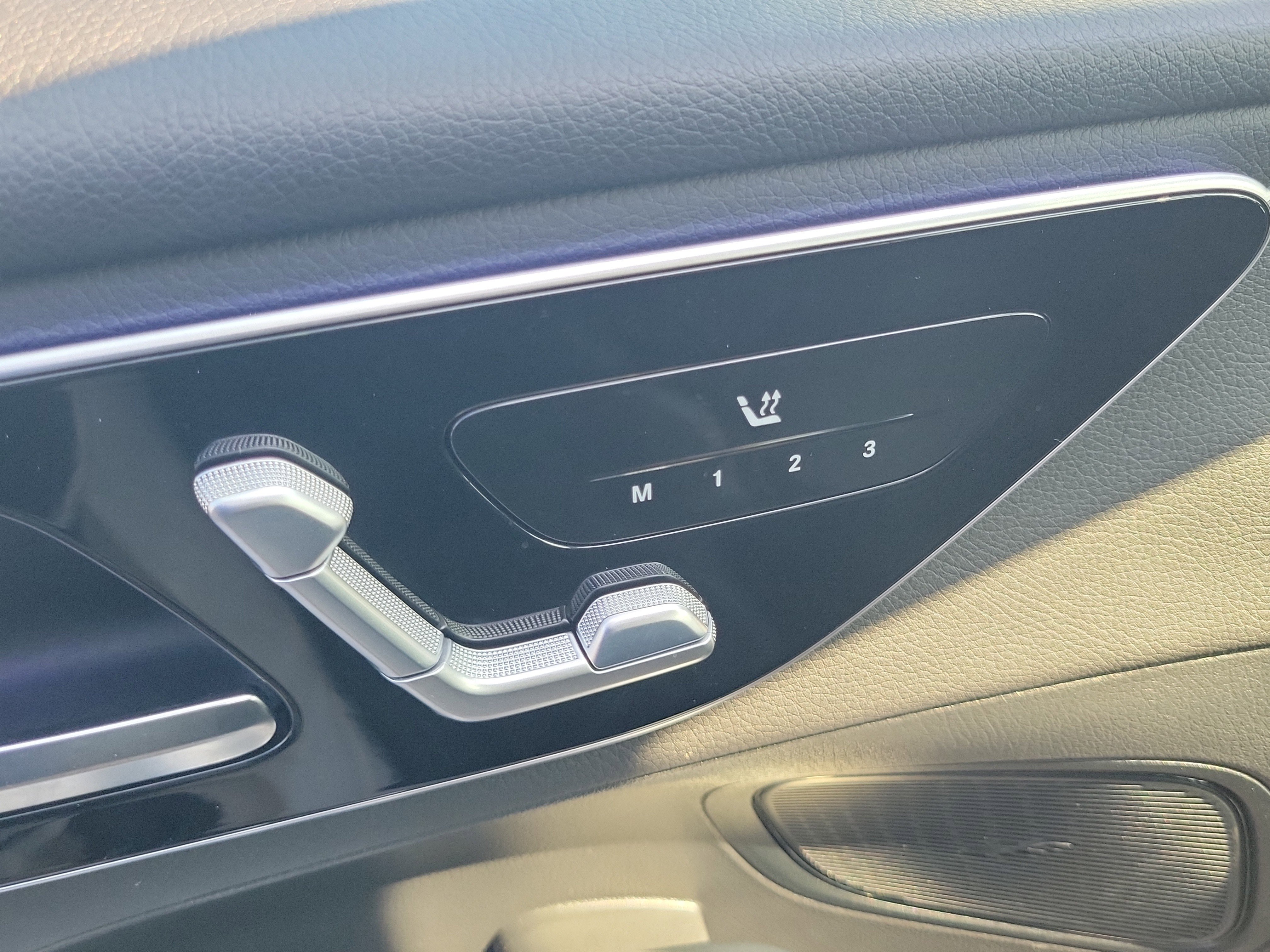 Certified 2025 Mercedes-Benz GLC 300 image 17