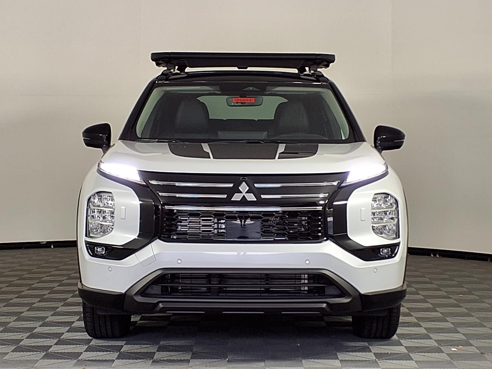 New 2026 Mitsubishi Outlander AWD image 2