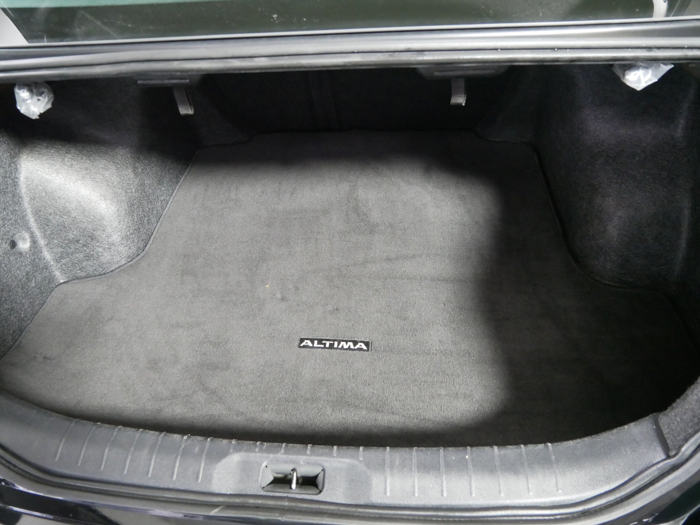 Used 2025 Nissan Altima 2.5 SV FWD image 18