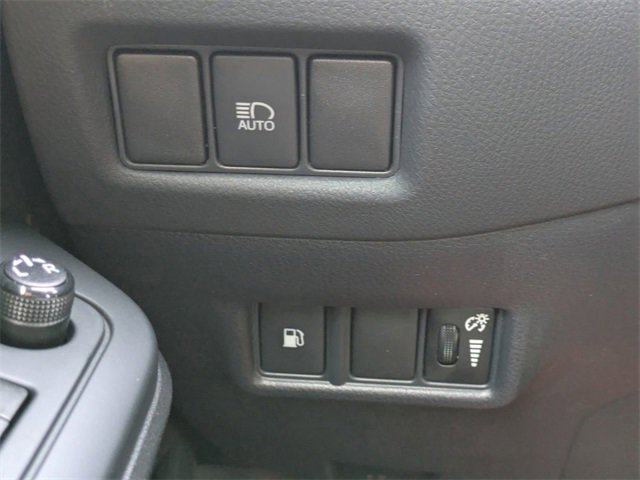 Used 2019 Toyota C-HR LE image 25