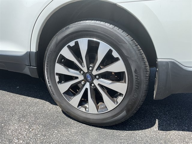 Used 2017 Subaru Outback 3.6R Limited AWD/4WD image 11