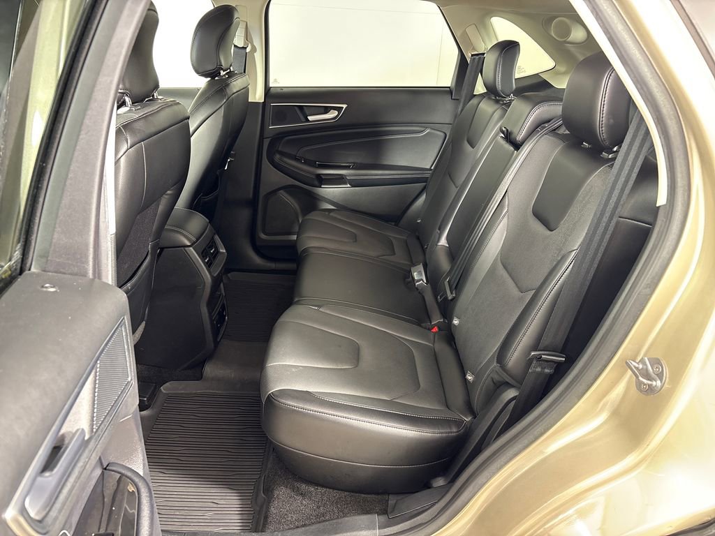 Certified 2018 Ford Edge Titanium w/ Equipment Group 301A image 32