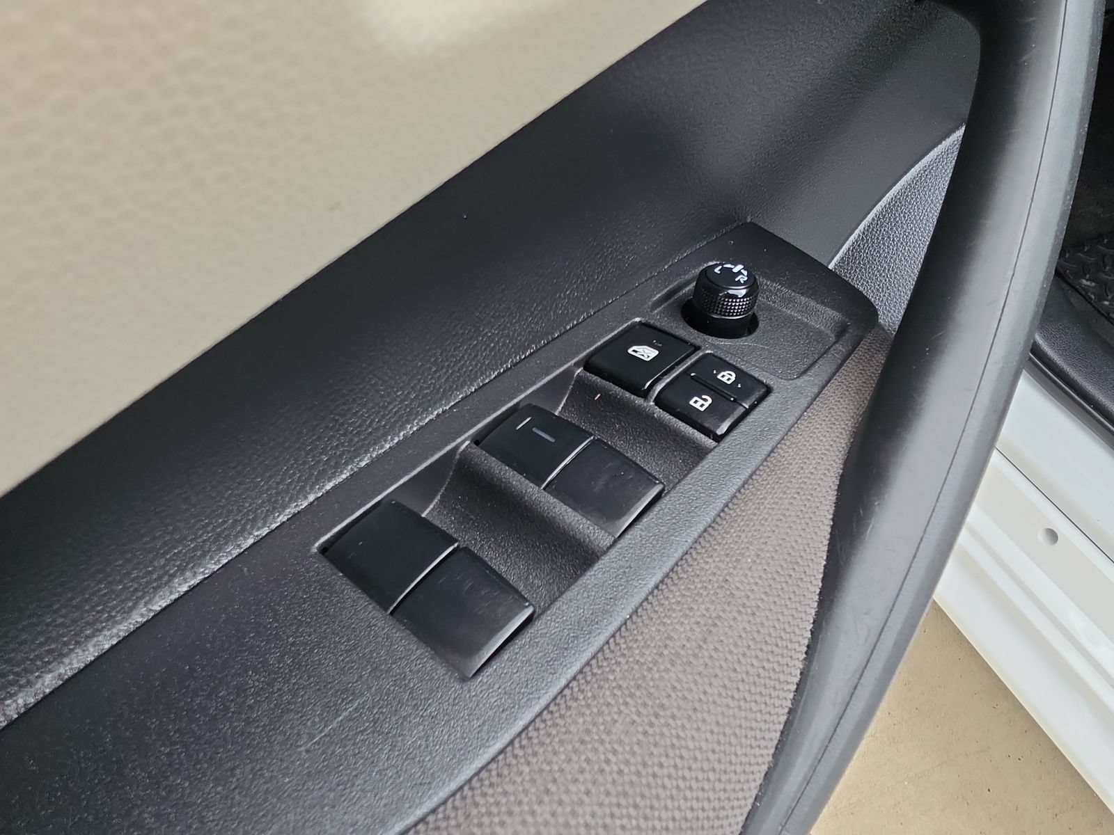 Used 2024 Toyota Corolla LE FWD image 11