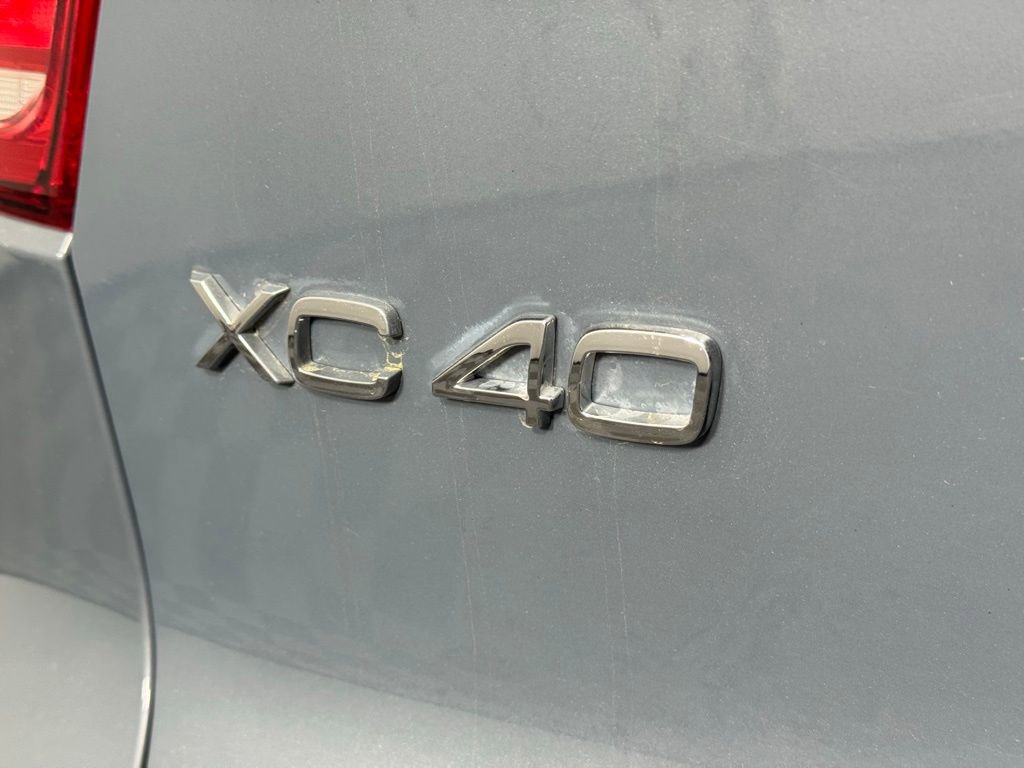 Used 2020 Volvo XC40 T5 Momentum w/ Premium Package AWD/4WD image 9
