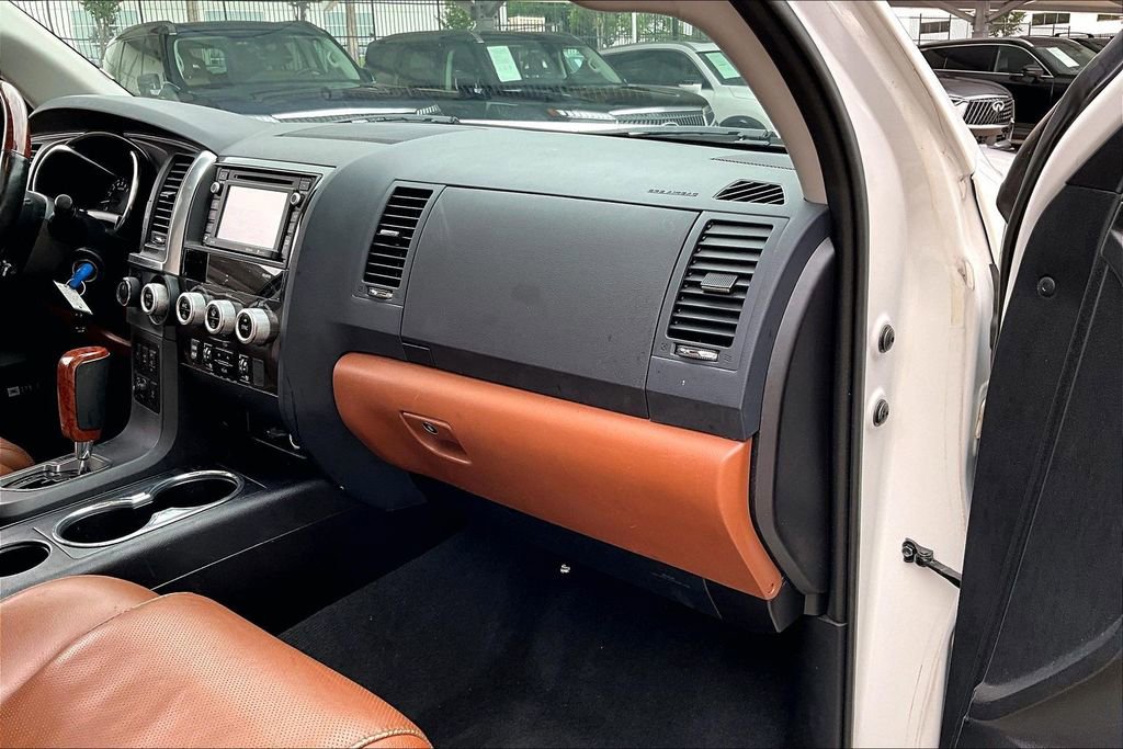 Used 2019 Toyota Sequoia Platinum AWD/4WD image 20