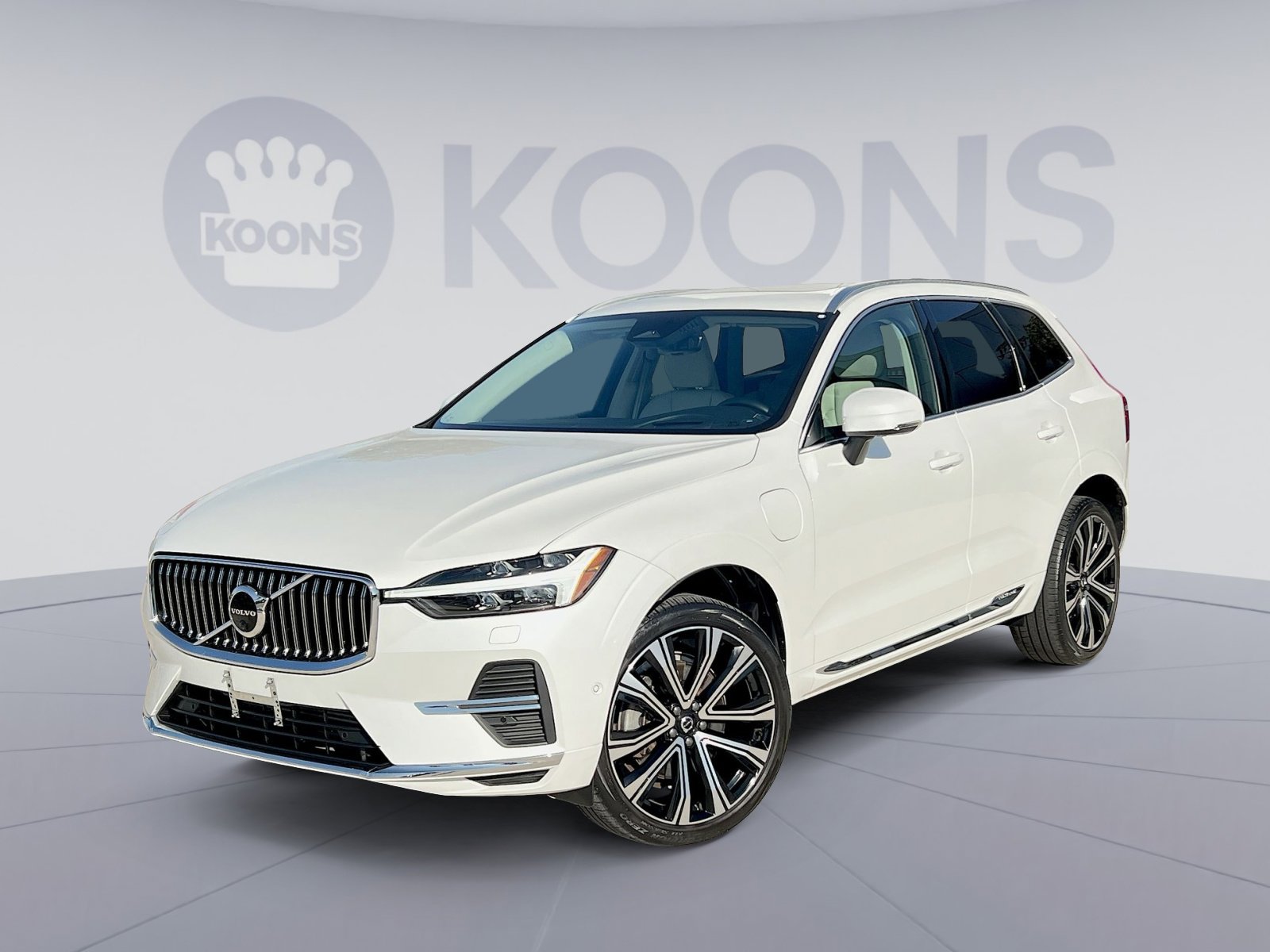 Certified 2023 Volvo XC60 T8 Ultimate w/ Climate Package