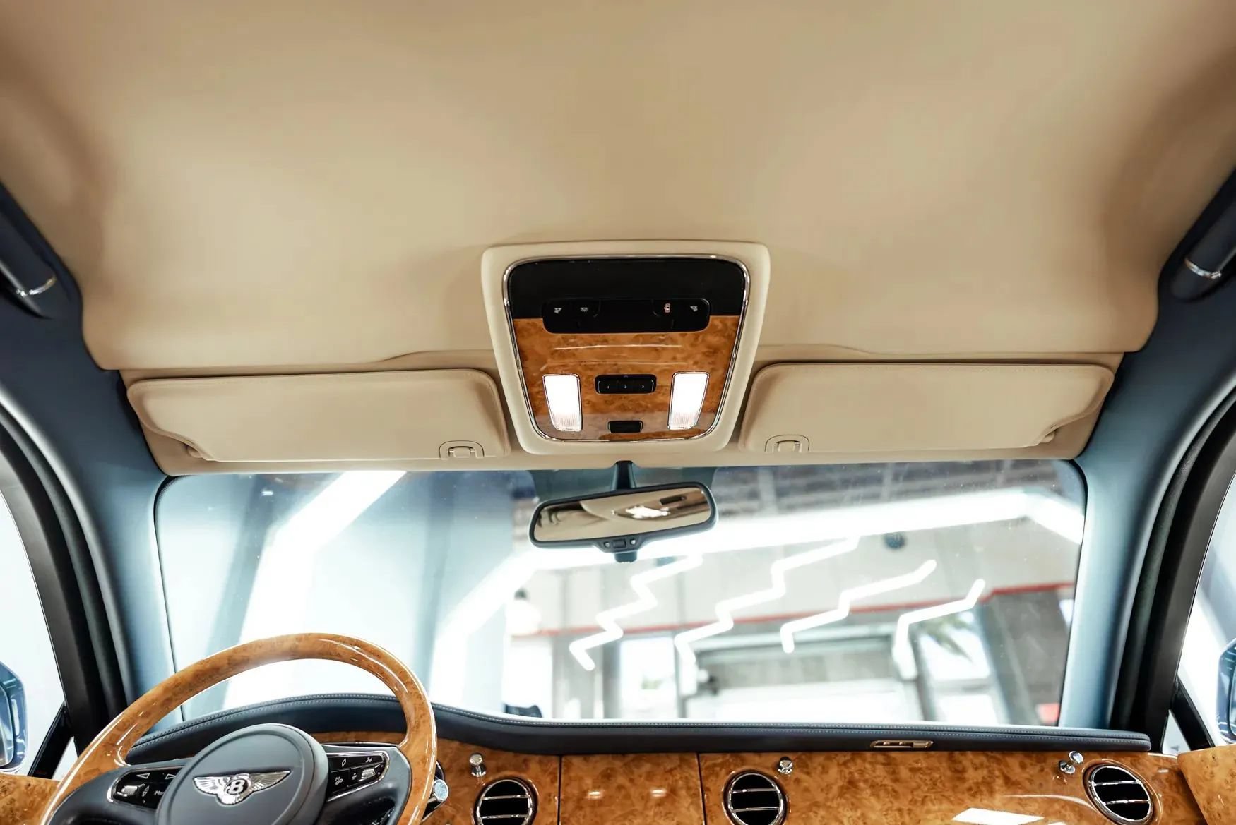 Used 2011 Bentley Mulsanne RWD image 17