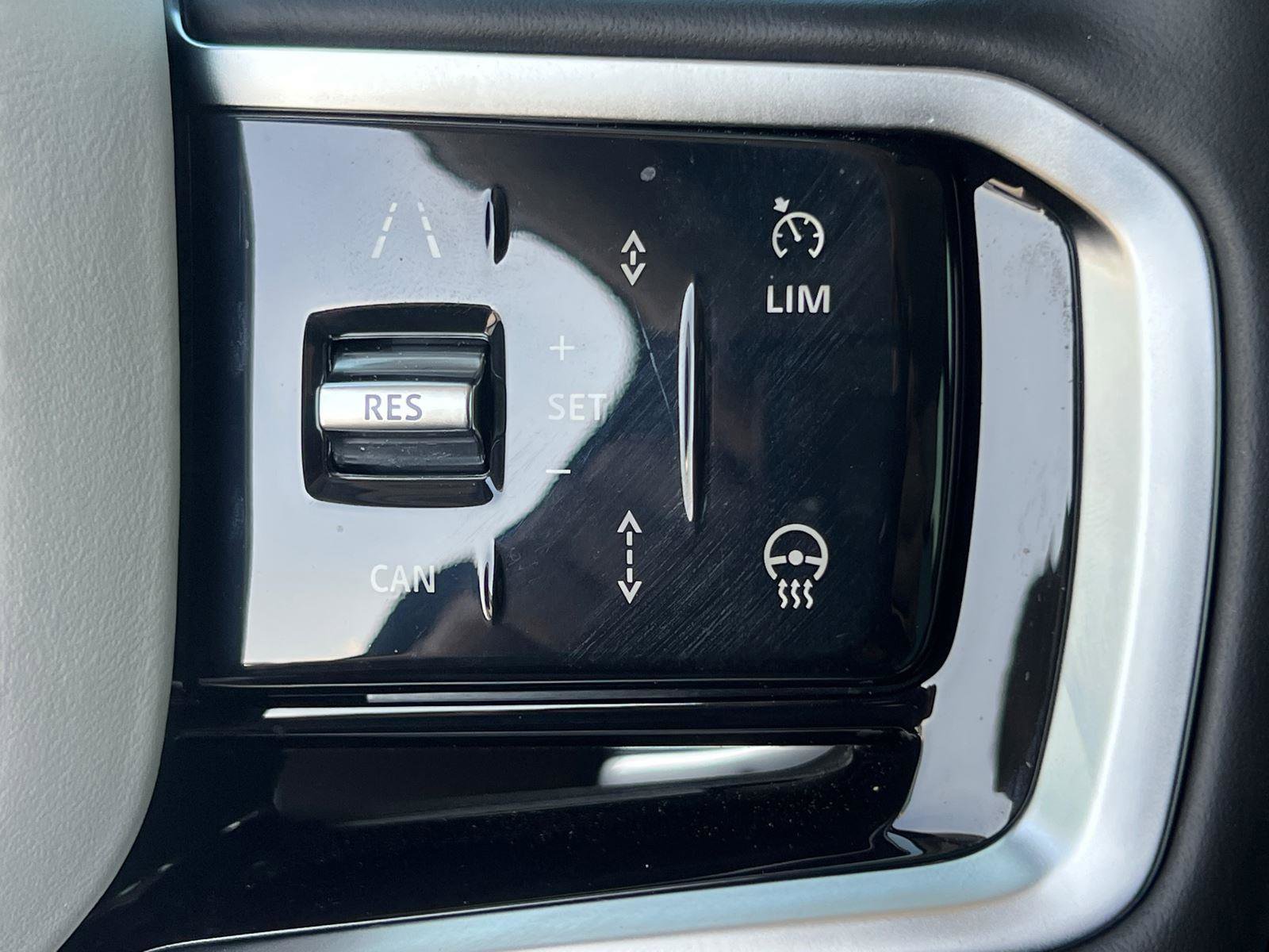 Used 2024 Land Rover Range Rover Sport SE image 26