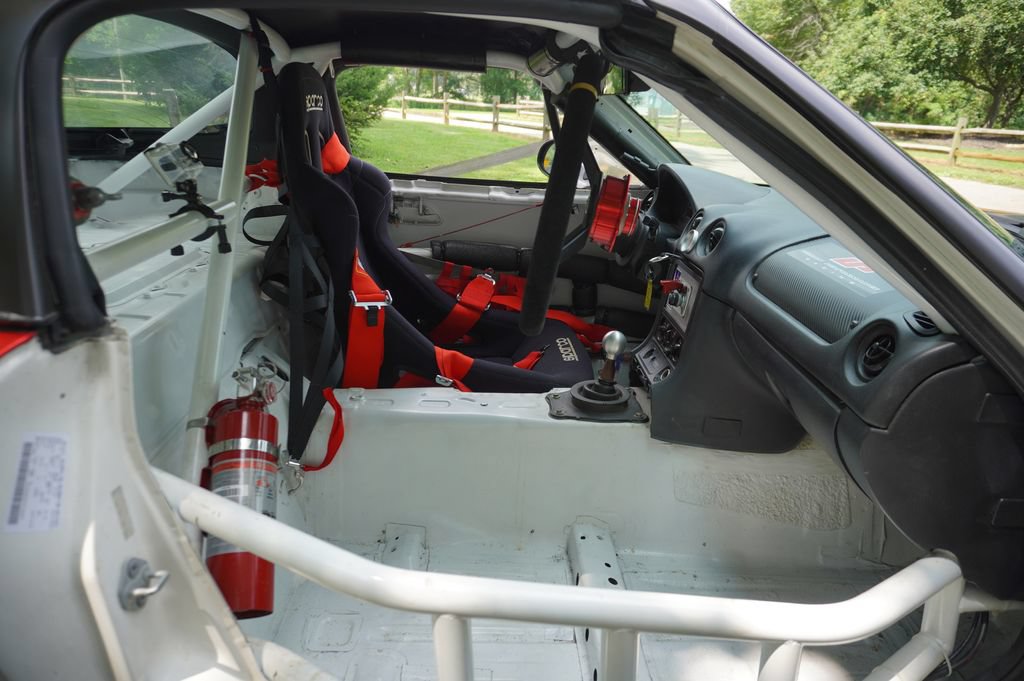 Used 1999 MAZDA MX-5 Miata RWD image 31