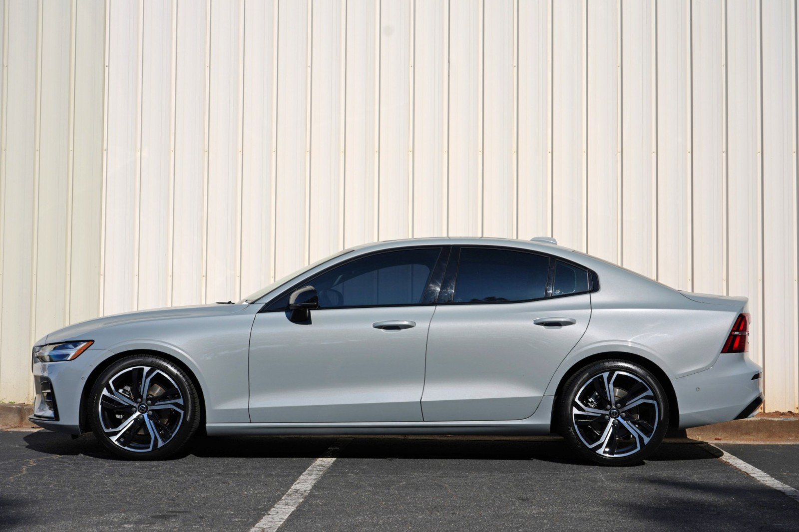 Used 2024 Volvo S60 B5 Plus w/ Climate Package FWD image 9