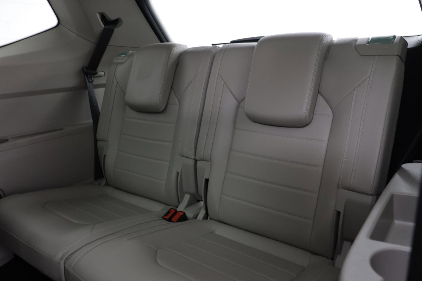 Used 2025 Volkswagen Atlas SEL image 14