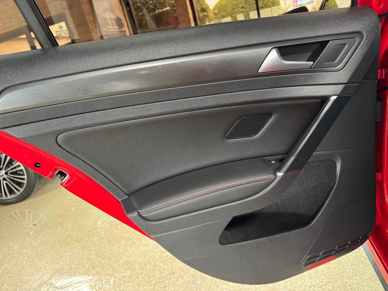 Used 2018 Volkswagen GTI Autobahn FWD image 15