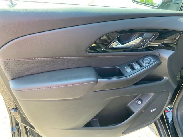 Used 2023 Chevrolet Traverse RS AWD/4WD image 18