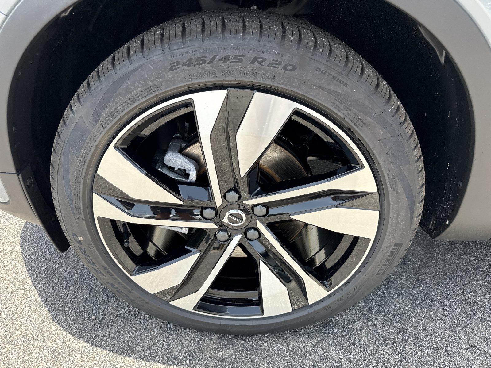 New 2026 Volvo XC40 B5 Ultra w/ Protection Package Premier AWD/4WD image 9