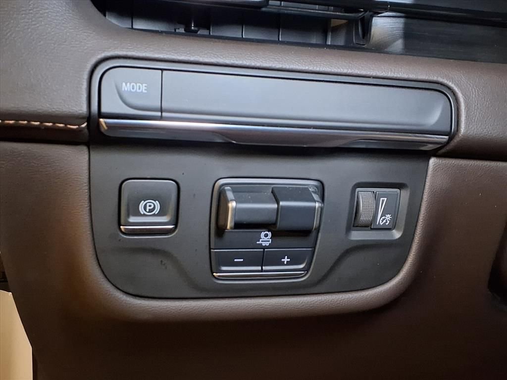 Used 2021 Cadillac Escalade Sport w/ LPO, Illumination Package image 14